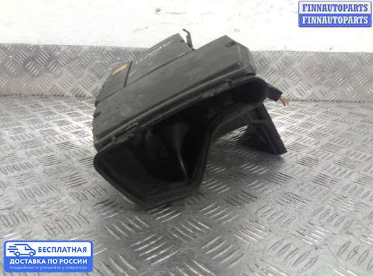 Корпус воздушного фильтра на Mercedes-Benz C (W203)