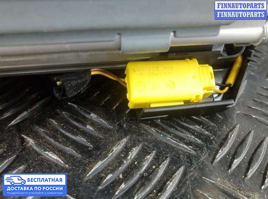 Подушка безопасности пассажира (AirBag) на Volkswagen Touareg I (7L)