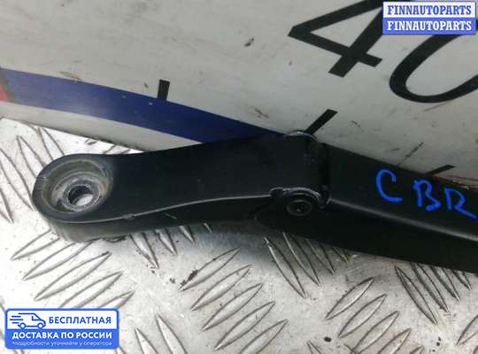 Поводок дворника на Opel Zafira B