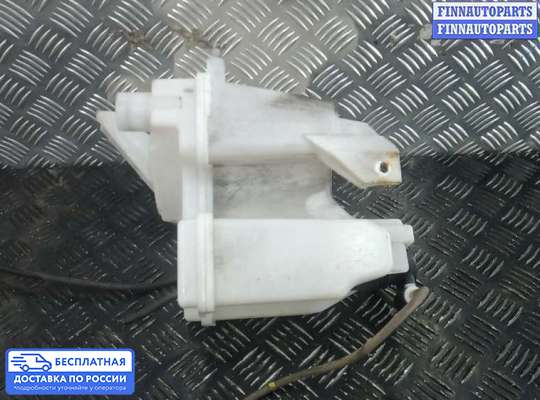 Бачок омывателя на Nissan Juke