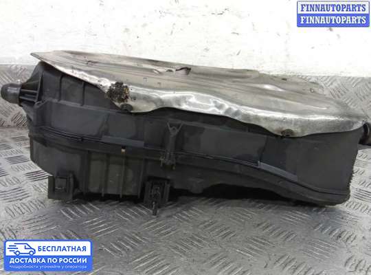 Корпус воздушного фильтра на Mercedes-Benz C (W204)