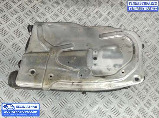 Корпус воздушного фильтра на Mercedes-Benz C (W204)