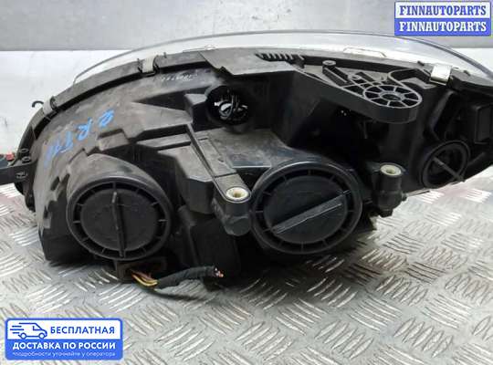 Фара передняя на Mercedes-Benz C (W204)