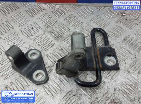 Петля двери на Volkswagen Passat B6 (3C)