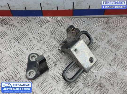 Петля двери на Volkswagen Passat B6 (3C)