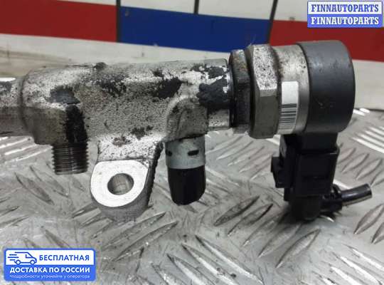 Рампа (рейка) топливная на Volkswagen Passat B7 (36)
