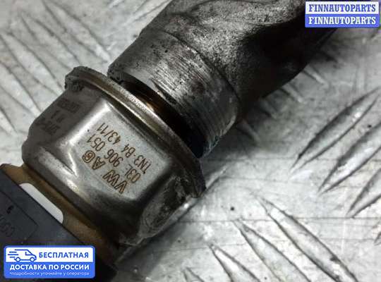Рампа (рейка) топливная на Volkswagen Passat B7 (36)