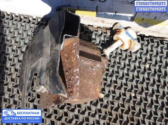 Кронштейн запасного колеса на Nissan Interstar