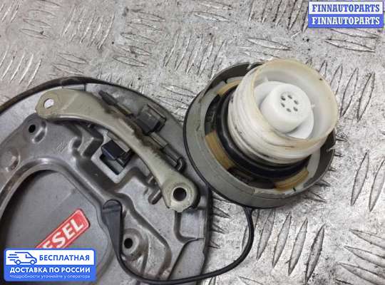 Лючок бензобака на Toyota Corolla Verso III (AR10)