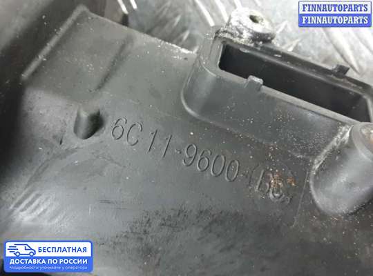 Корпус воздушного фильтра на Mercedes-Benz CLK (W209)