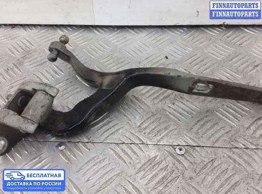 Петля крышки багажника на Mercedes-Benz E (W211)