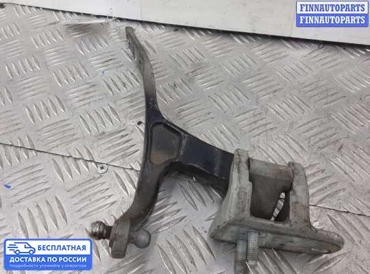 Петля крышки багажника на Mercedes-Benz E (W211)