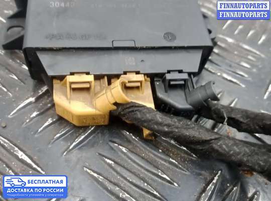 ЭБУ PDC (электронный блок управления парктрониками) на Volkswagen Touran I (1T)