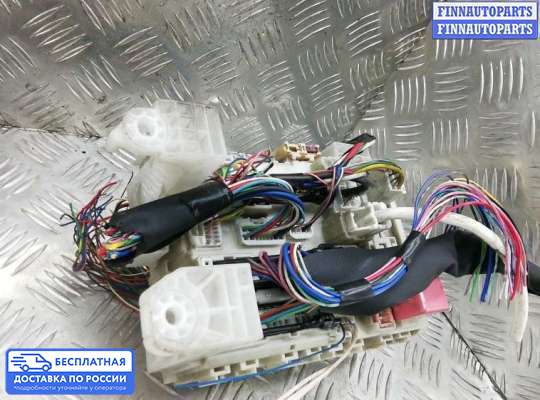 ЭБУ салона (Блок комфорта) на Toyota Avensis III (T270)