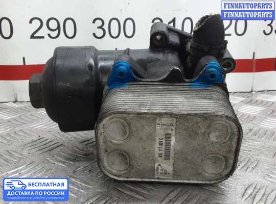 Корпус масляного фильтра на Volkswagen Passat B7 (36)