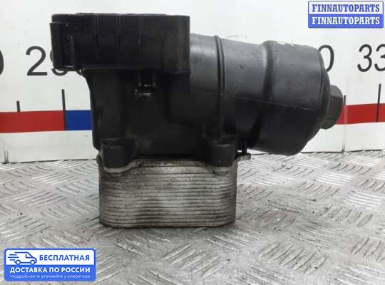 Корпус масляного фильтра на Volkswagen Passat B7 (36)