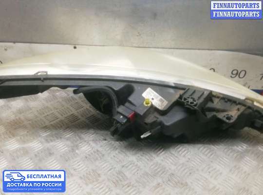 Фара передняя на Peugeot 207