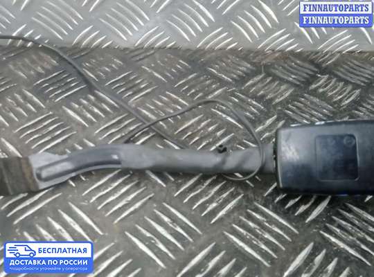 Пиропатрон (замок) ремня безопасности на Volkswagen Passat B7 (36)
