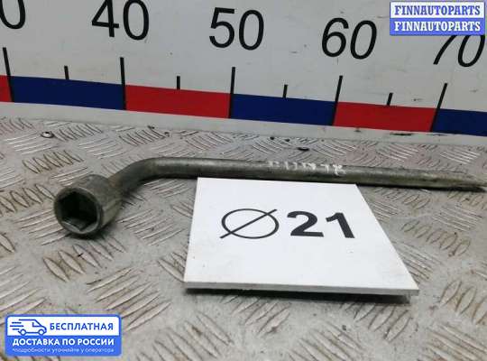 Ключ балонный на Toyota Corolla Verso III (AR10)