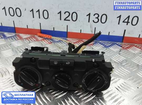 Блок управления печкой на Volkswagen Tiguan I (5N)