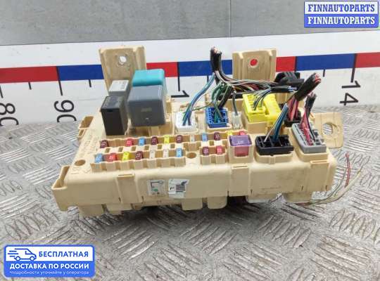 Блок предохранителей на Toyota Avensis II (T250)