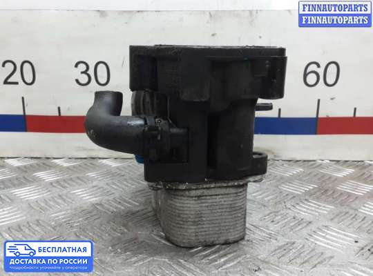 Корпус масляного фильтра на Volkswagen Passat B7 (36)
