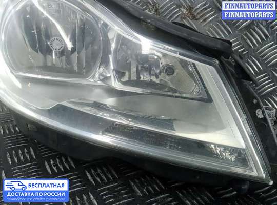 Фара передняя на Mercedes-Benz C (W204)