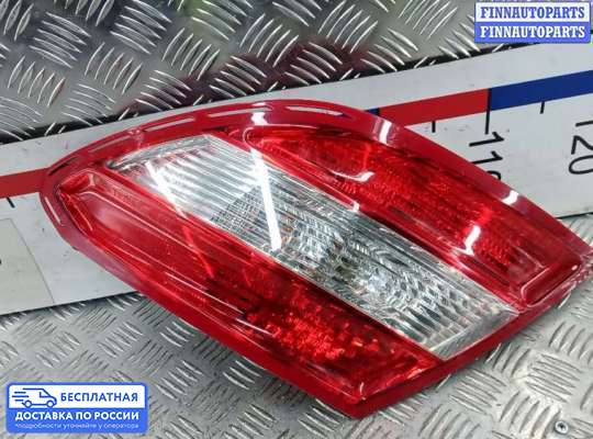 Фонарь задний на Mercedes-Benz C (W204)