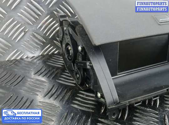 Дисплей бортового компьютера на Mercedes-Benz C (W204)
