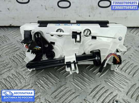 Блок управления печкой на Peugeot 308 I (T7)
