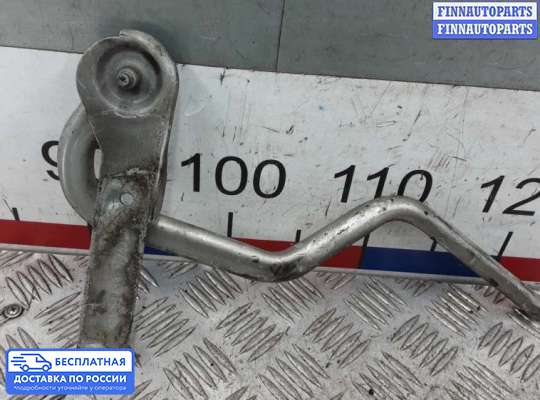Петля капота на Chrysler Voyager IV (RG)