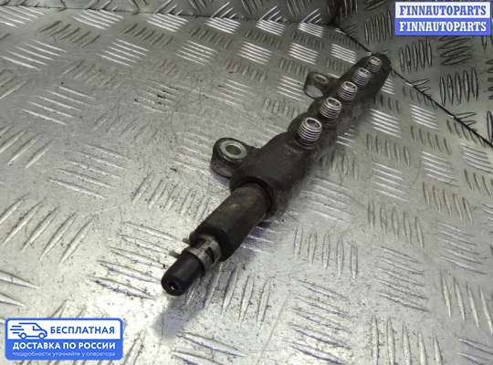 Рампа (рейка) топливная на Toyota RAV4 III (XA30)