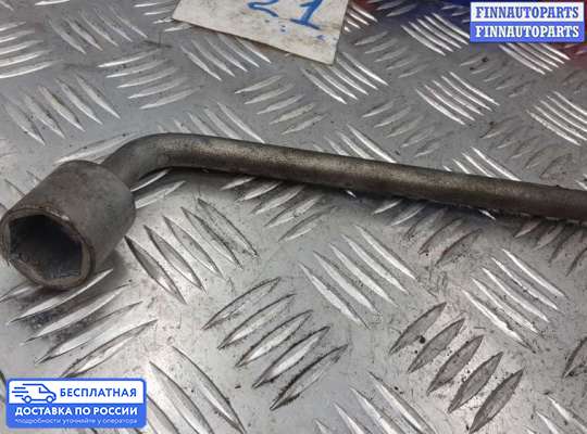 Ключ балонный на Mazda CX-7