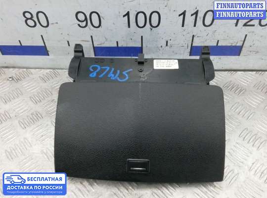 Дисплей бортового компьютера на Mercedes-Benz C (W204)