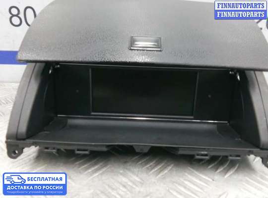 Дисплей бортового компьютера на Mercedes-Benz C (W204)