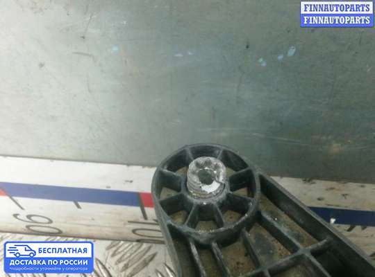 Фара передняя на Mercedes-Benz C (W204)