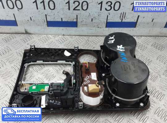 Консоль салона на Volkswagen Touareg II (7P)
