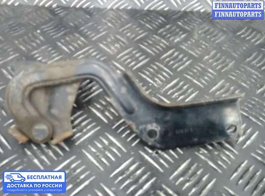 Петля капота на Peugeot 4007
