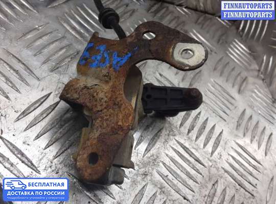 Датчик дорожного просвета на Mercedes-Benz C (W204)