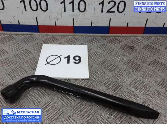 Ключ балонный на Ford Kuga I