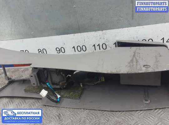Подлокотник на Nissan Primera (P11)