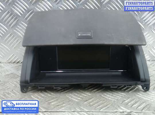 Дисплей бортового компьютера на Mercedes-Benz C (W204)