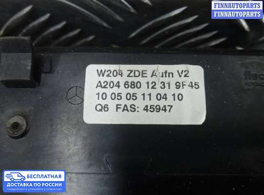 Дисплей бортового компьютера на Mercedes-Benz C (W204)