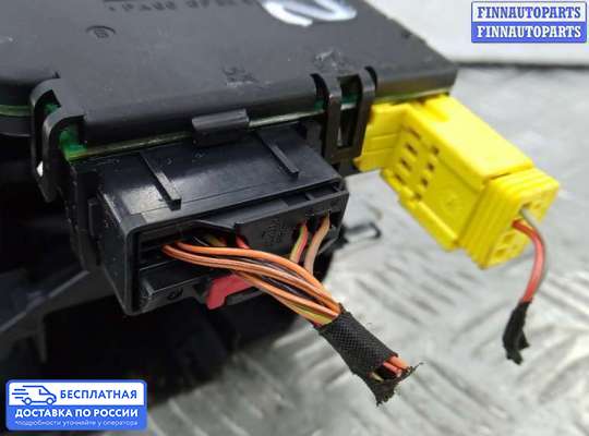 Подрулевой переключатель на Volkswagen Tiguan I (5N)