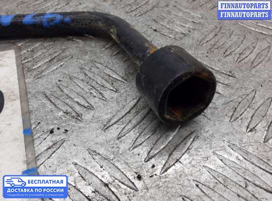 Ключ балонный на Toyota Auris I (E150)