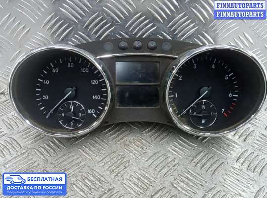 Щиток приборов на Mercedes-Benz R (W251)