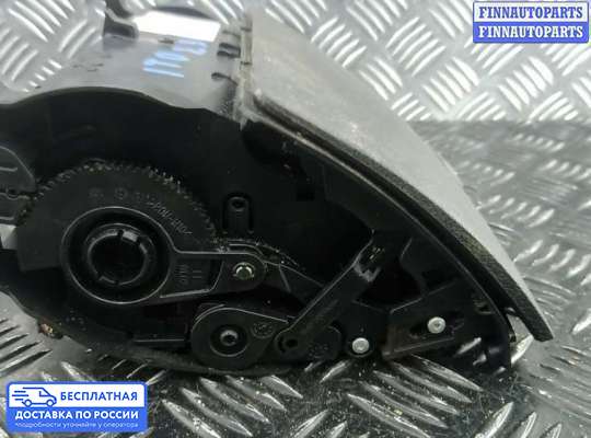 Дисплей бортового компьютера на Mercedes-Benz C (W204)