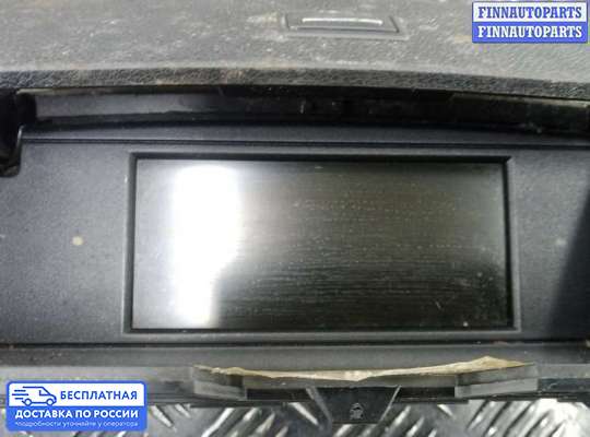Дисплей бортового компьютера на Mercedes-Benz C (W204)