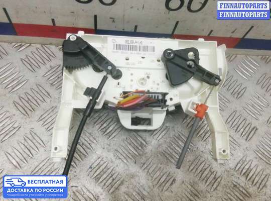 Блок управления печкой на Renault Trafic II