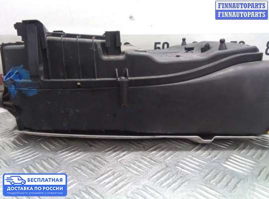 Корпус воздушного фильтра на Mercedes-Benz GLK (X204)